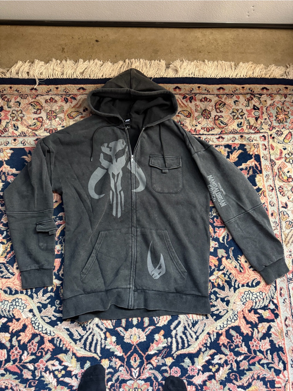 Star Wars Mandalorian Black oversized Zip-Up Hoodie